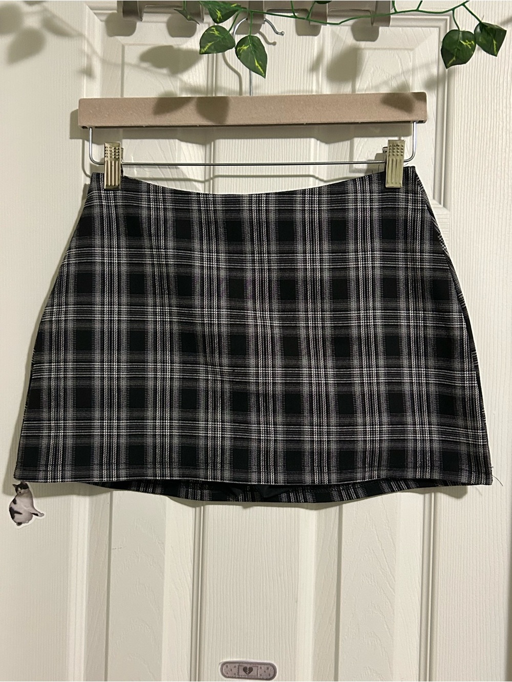 🆕 F21 - Black & White Plaid Mini Skirt